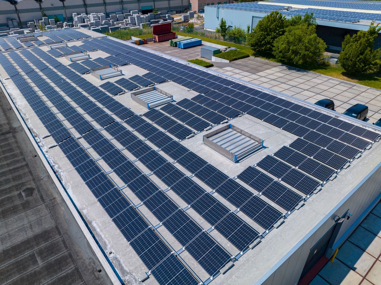 Zonnepanelen installatie Fijn Mekaniek Nelissen projectbouw Corswarem Green Energy