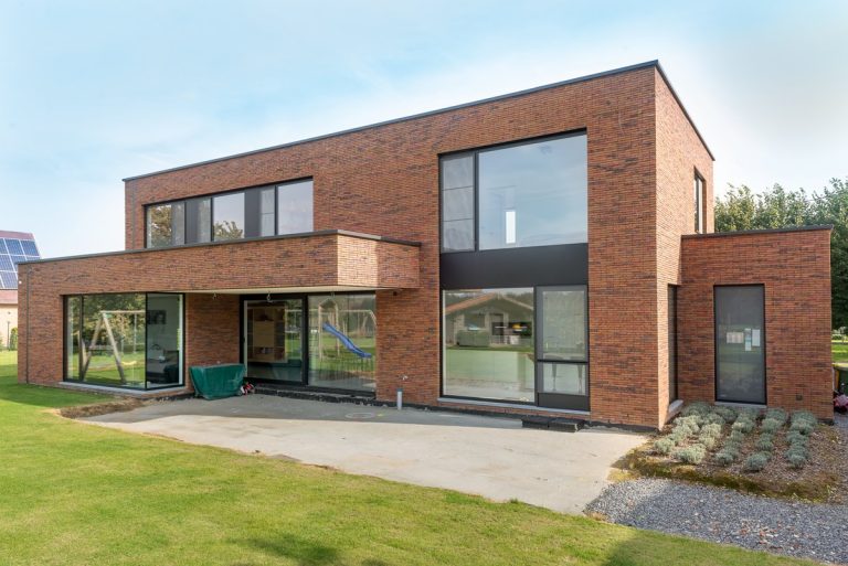 Aluminium buitenschrijnwerk ramen deuren woning Heers Schüco Corswarem