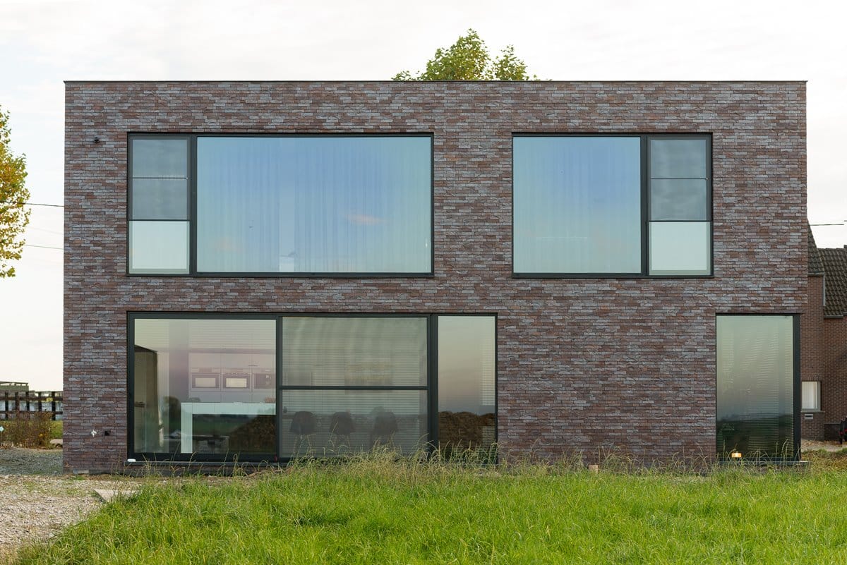 Aluminium buitenschrijnwerk ramen deuren woning Lafelt Schüco Corswarem