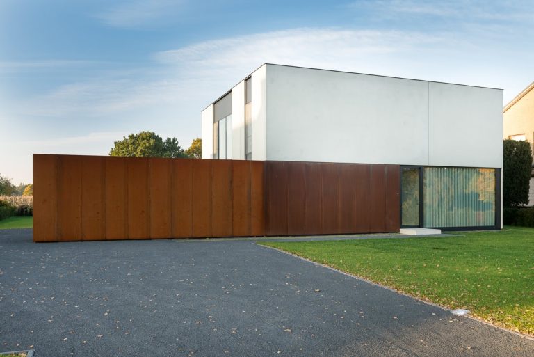 Aluminium buitenschrijnwerk ramen deuren woning Maaseik Schüco Corswarem