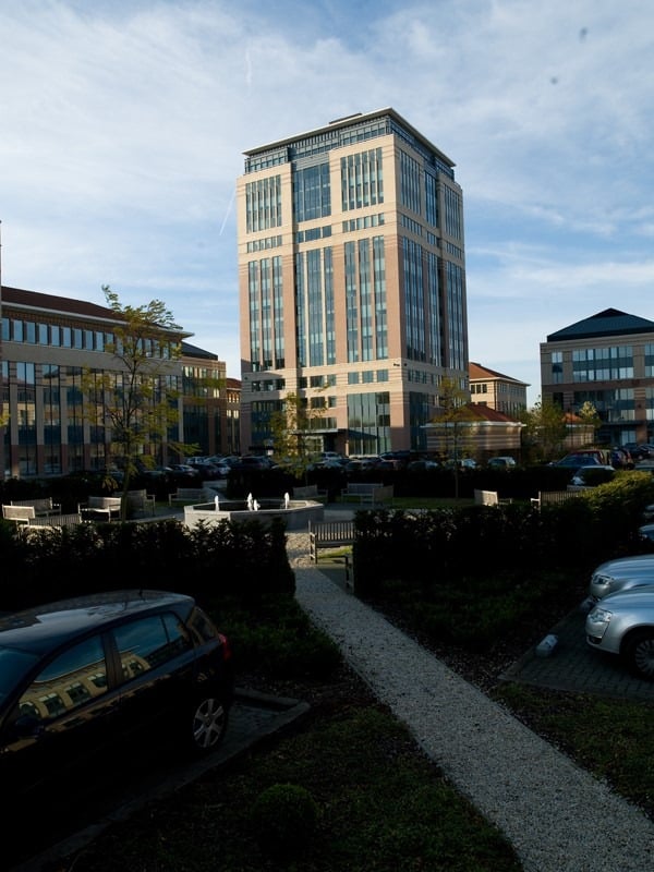 Aluminium buitenschrijnwerk ramen deuren glasgevel gevelbekleding Bedrijvencentrum Mechelen projectbouw Schüco Corswarem