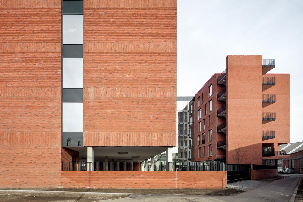 Aluminium buitenschrijnwerk ramen deuren glasgevel gevelbekleding Campus Hast Hasselt projectbouw Schüco Corswarem