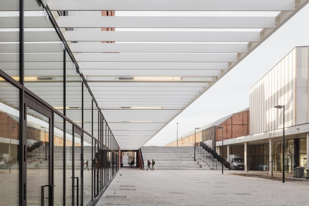 Aluminium buitenschrijnwerk ramen deuren glasgevel gevelbekleding Campus Hast Hasselt projectbouw Schüco Corswarem