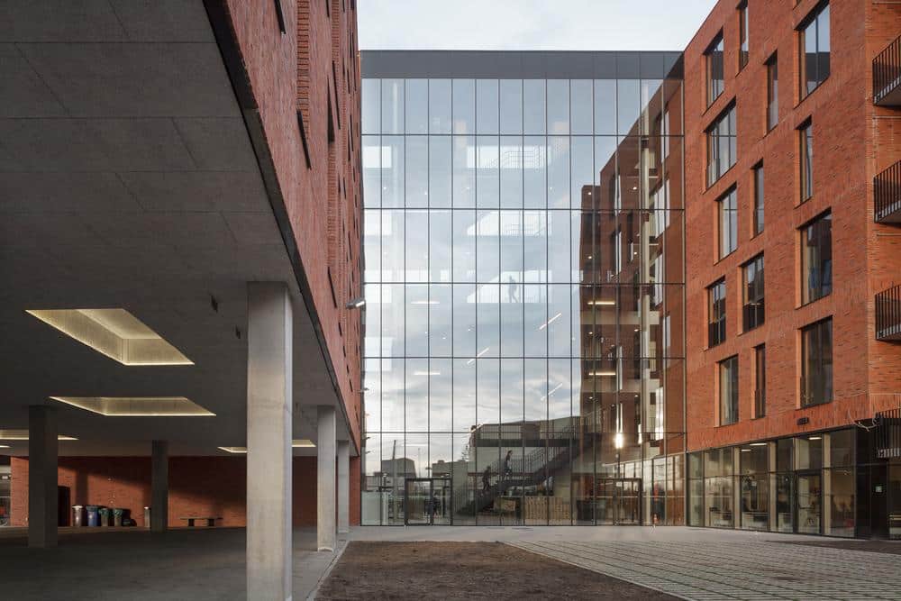 Aluminium buitenschrijnwerk ramen deuren glasgevel gevelbekleding Campus Hast Hasselt projectbouw Schüco Corswarem