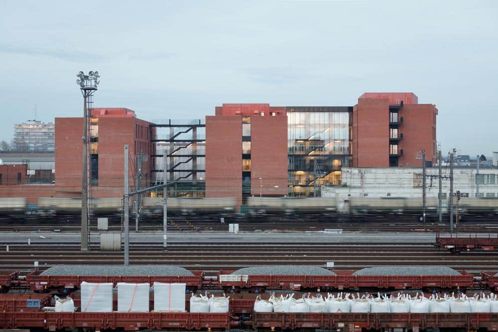 Aluminium buitenschrijnwerk ramen deuren glasgevel gevelbekleding Campus Hast Hasselt projectbouw Schüco Corswarem