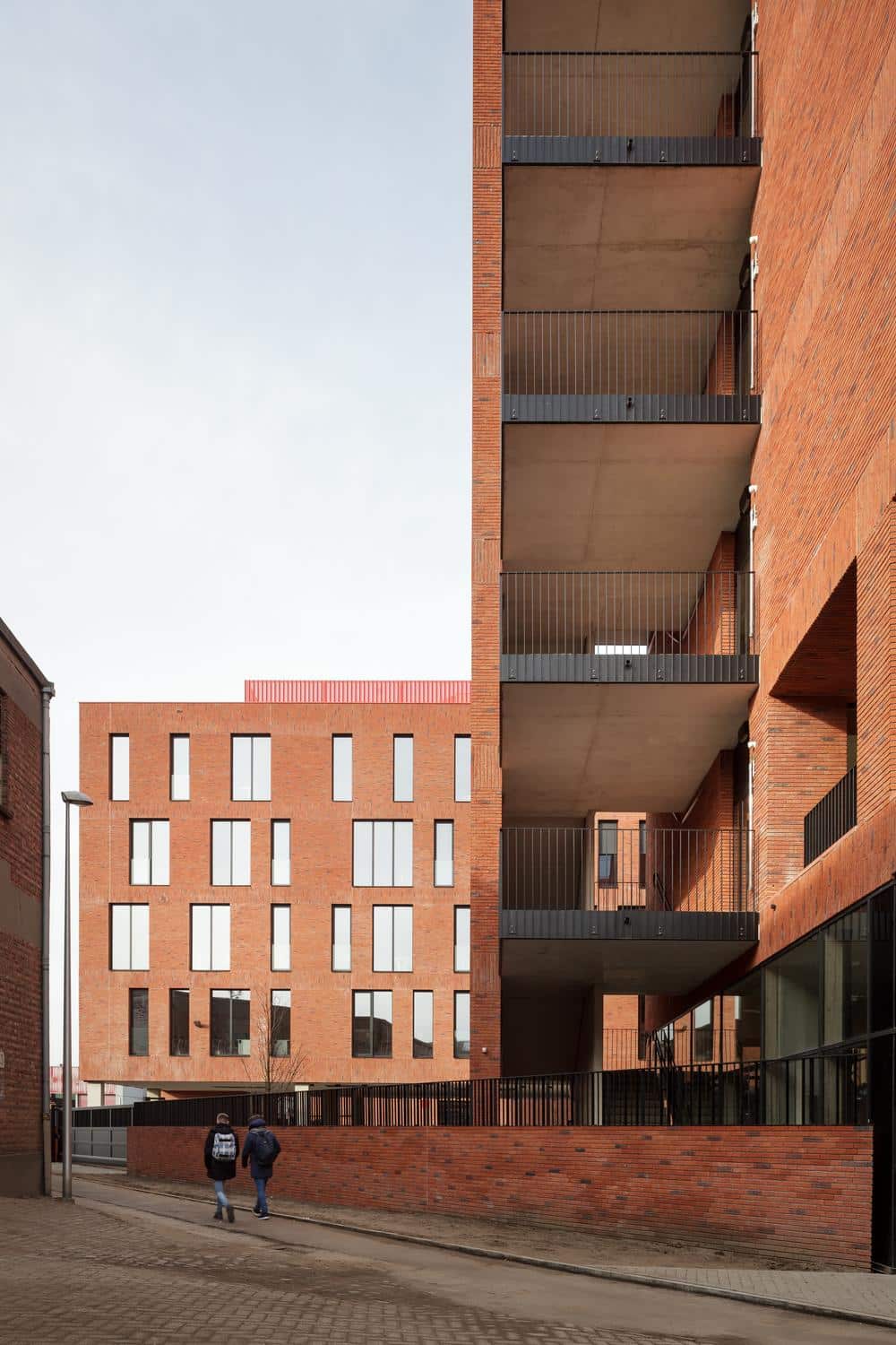 Aluminium buitenschrijnwerk ramen deuren glasgevel gevelbekleding Campus Hast Hasselt projectbouw Schüco Corswarem