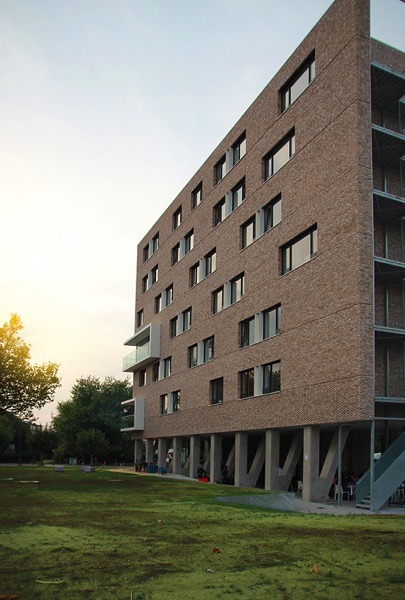 Aluminium buitenschrijnwerk ramen deuren glasgevel gevelbekleding Campuspark Hasselt projectbouw Schüco Corswarem