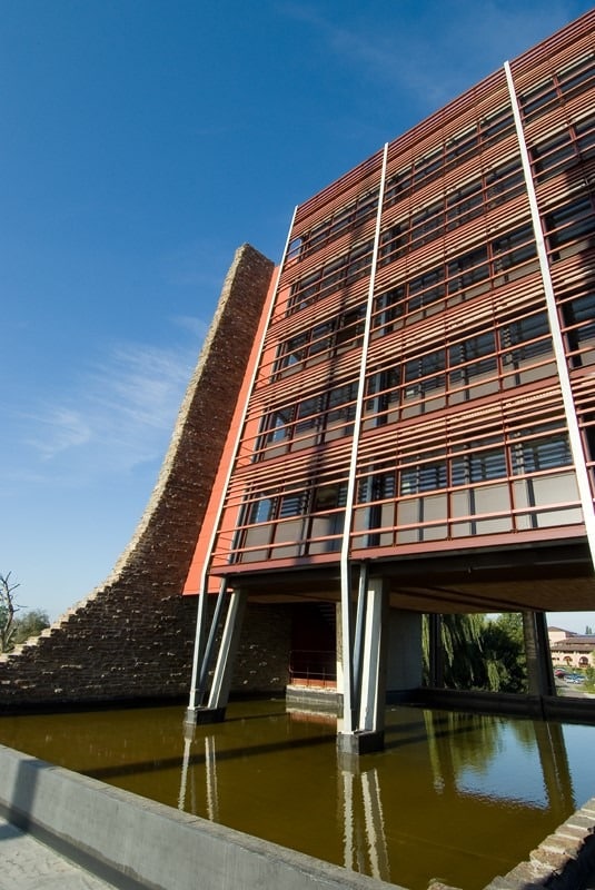 Aluminium buitenschrijnwerk ramen deuren glasgevel gevelbekleding Cegeka / Provincie Limburg Hasselt projectbouw Schüco Corswarem