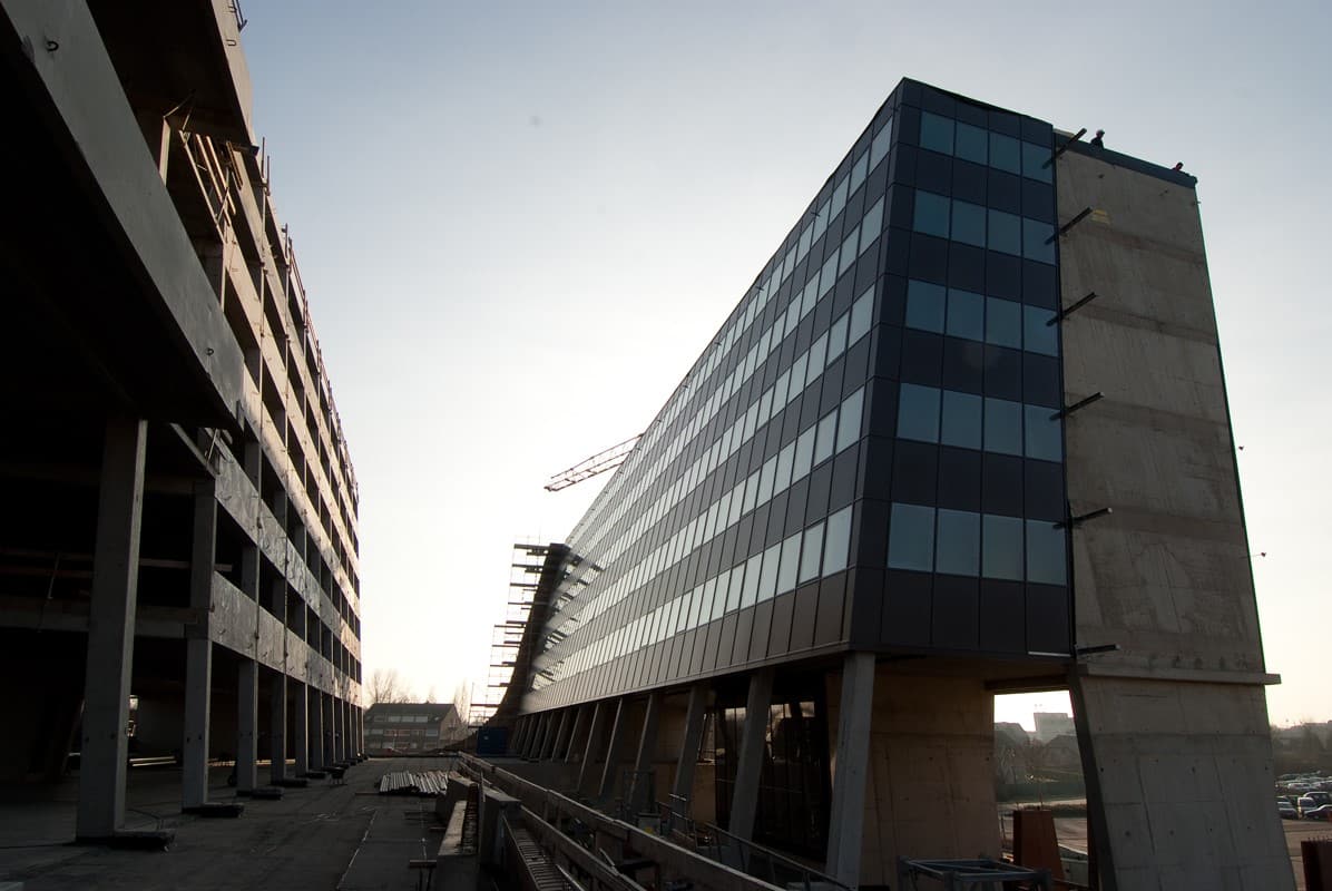 Aluminium buitenschrijnwerk ramen deuren glasgevel gevelbekleding Cegeka / Provincie Limburg Hasselt projectbouw Schüco Corswarem