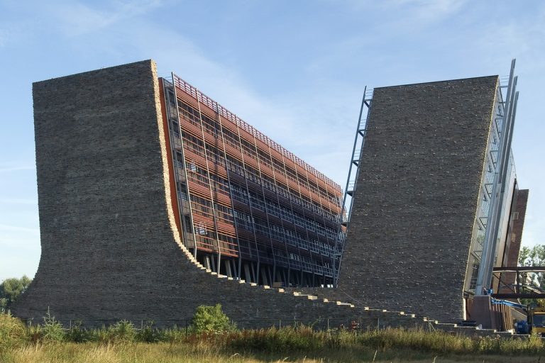 Aluminium buitenschrijnwerk ramen deuren glasgevel gevelbekleding Cegeka / Provincie Limburg Hasselt projectbouw Schüco Corswarem
