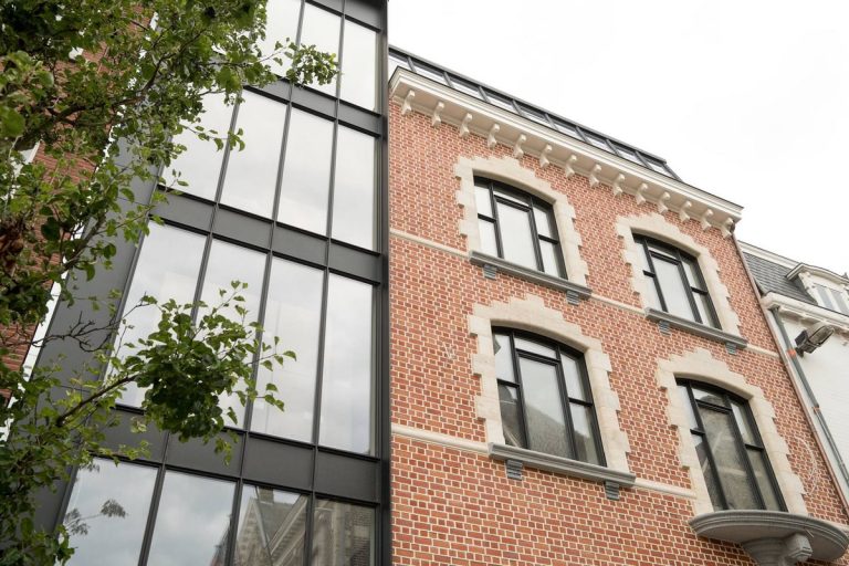 Aluminium buitenschrijnwerk ramen deuren woning Hasselt Schüco Corswarem