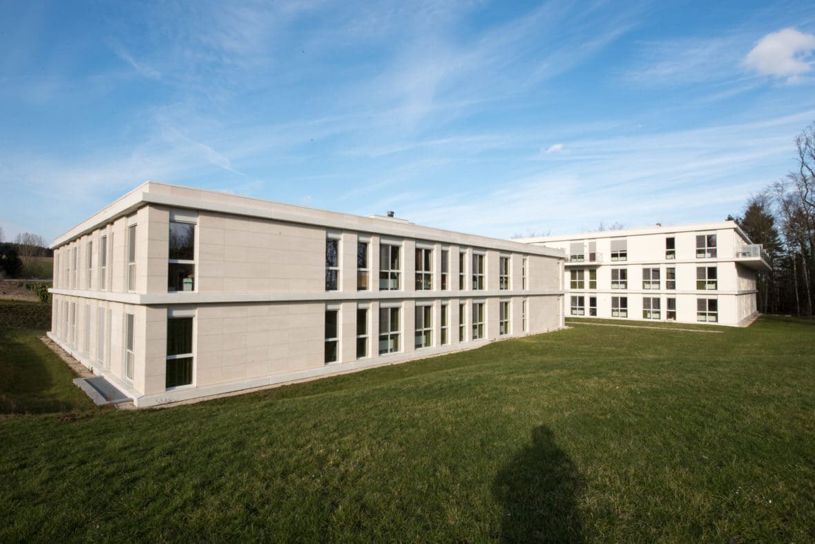 Aluminium buitenschrijnwerk ramen deuren glasgevel gevelbekleding Keyhof Huldenberg projectbouw Schüco Corswarem