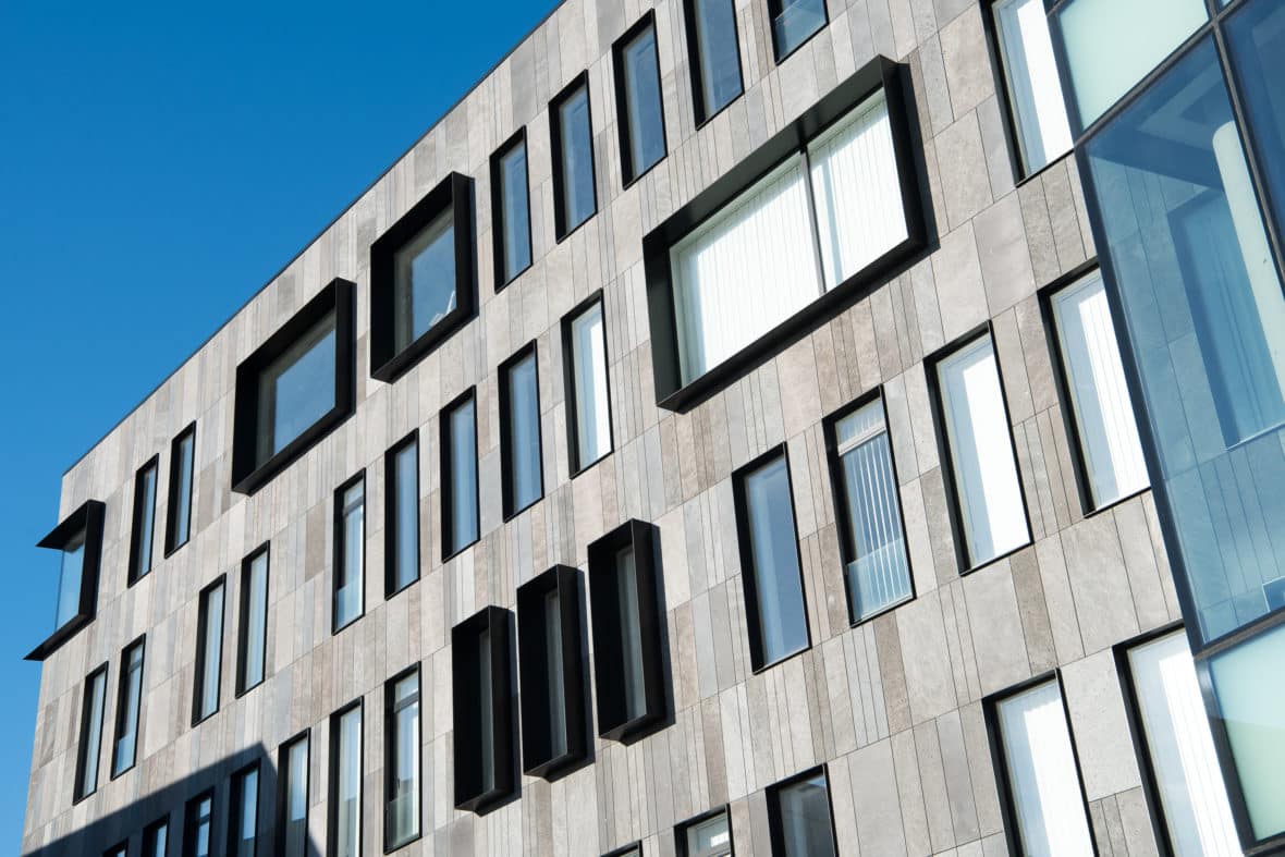 Aluminium buitenschrijnwerk ramen deuren glasgevel Alverberg Hasselt projectbouw Schüco Corswarem