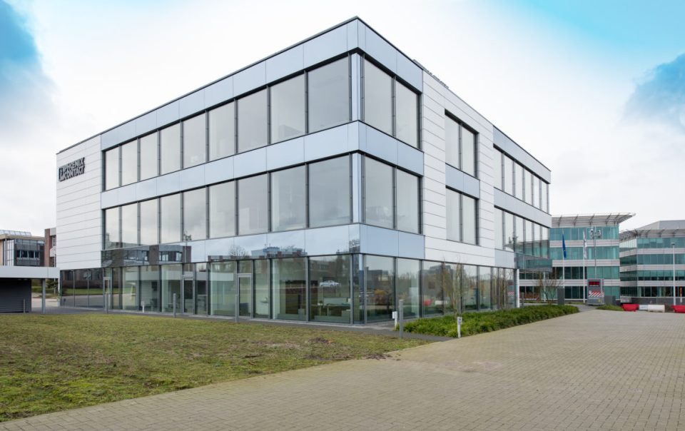 Aluminium buitenschrijnwerk ramen deuren glasgevel Phoenix Zaventem projectbouw Schüco Corswarem