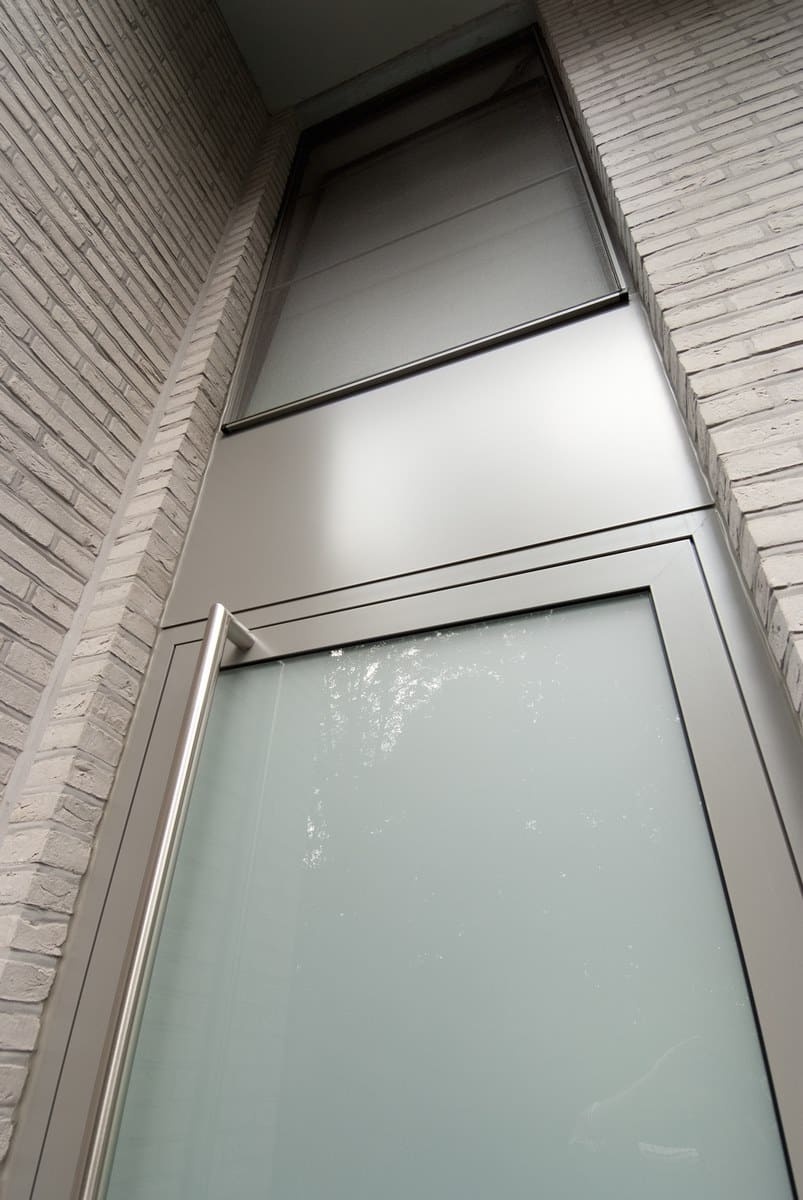 Aluminium buitenschrijnwerk ramen deuren woning Grimbergen Schüco Corswarem