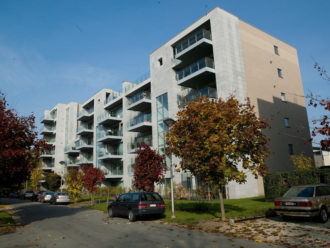 Aluminium buitenschrijnwerk ramen deuren glasgevel gevelbekleding Hollandsveld Hasselt projectbouw Schüco Corswarem