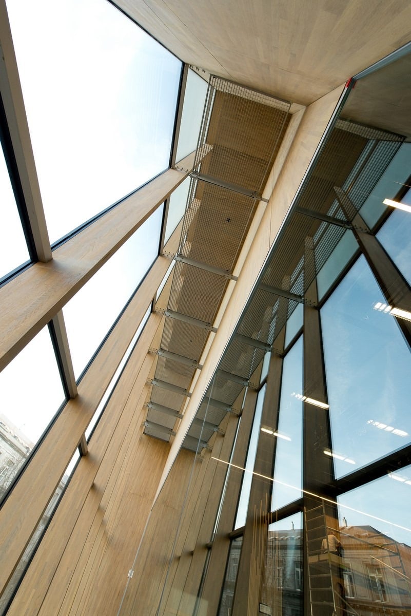 Aluminium buitenschrijnwerk ramen deuren glasgevel gevelbekleding Emulation Theatre Liege Luik projectbouw Schüco Corswarem