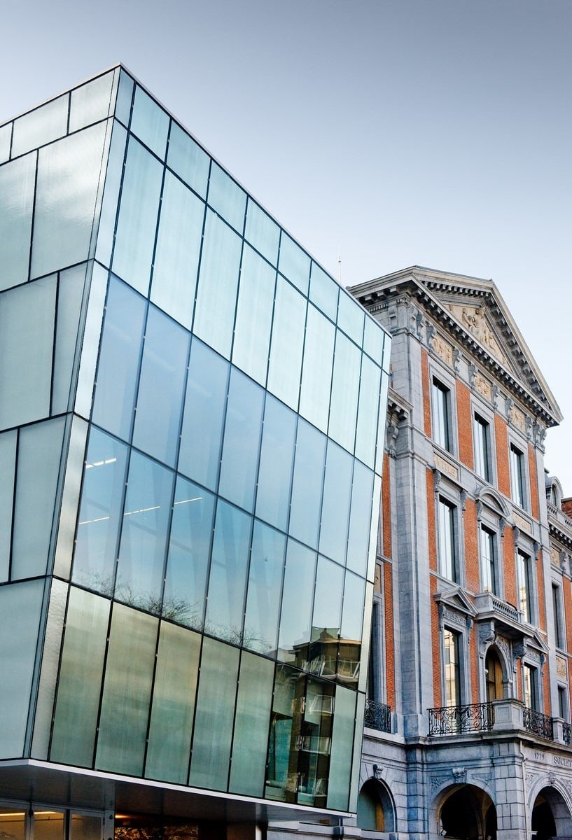 Aluminium buitenschrijnwerk ramen deuren glasgevel gevelbekleding Emulation Theatre Liege Luik projectbouw Schüco Corswarem