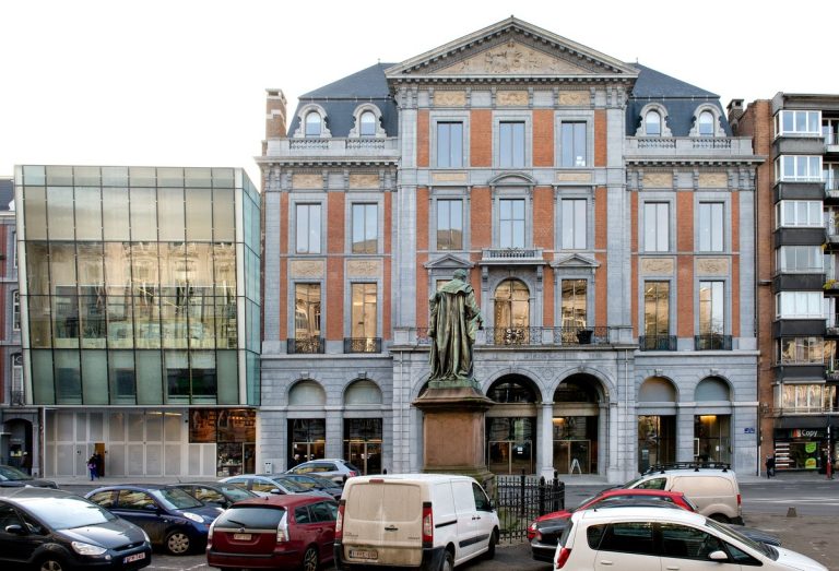 Aluminium buitenschrijnwerk ramen deuren glasgevel gevelbekleding Emulation Theatre Liege Luik projectbouw Schüco Corswarem