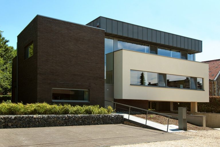 Aluminium buitenschrijnwerk ramen deuren woning Lummen Schüco Corswarem