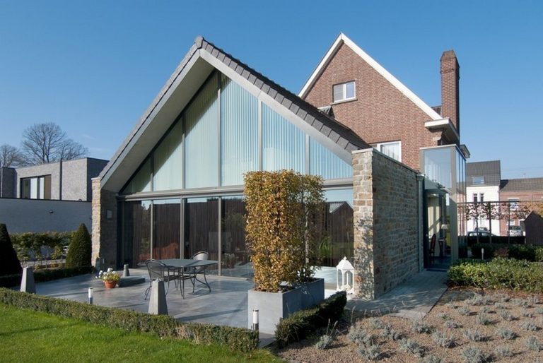 Aluminium buitenschrijnwerk ramen deuren woning Riemst Schüco Corswarem