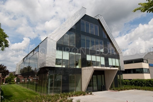 Aluminium buitenschrijnwerk ramen deuren glasgevel gevelbekleding Singelbeek Hasselt projectbouw Schüco Corswarem
