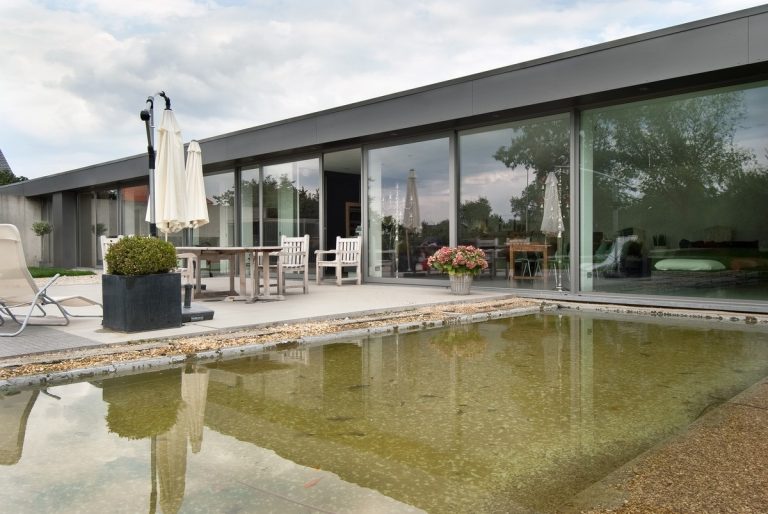 Aluminium buitenschrijnwerk ramen deuren woning Sint-Truiden Schüco Corswarem