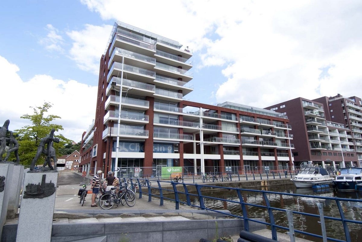 Aluminium buitenschrijnwerk ramen deuren glasgevel gevelbekleding Waterside Leuven projectbouw Schüco Corswarem