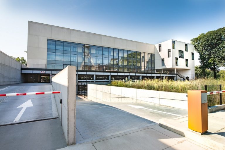 Aluminium buitenschrijnwerk ramen deuren glasgevel gevelbekleding Wetenschapspark Waterschei projectbouw Schüco Corswarem