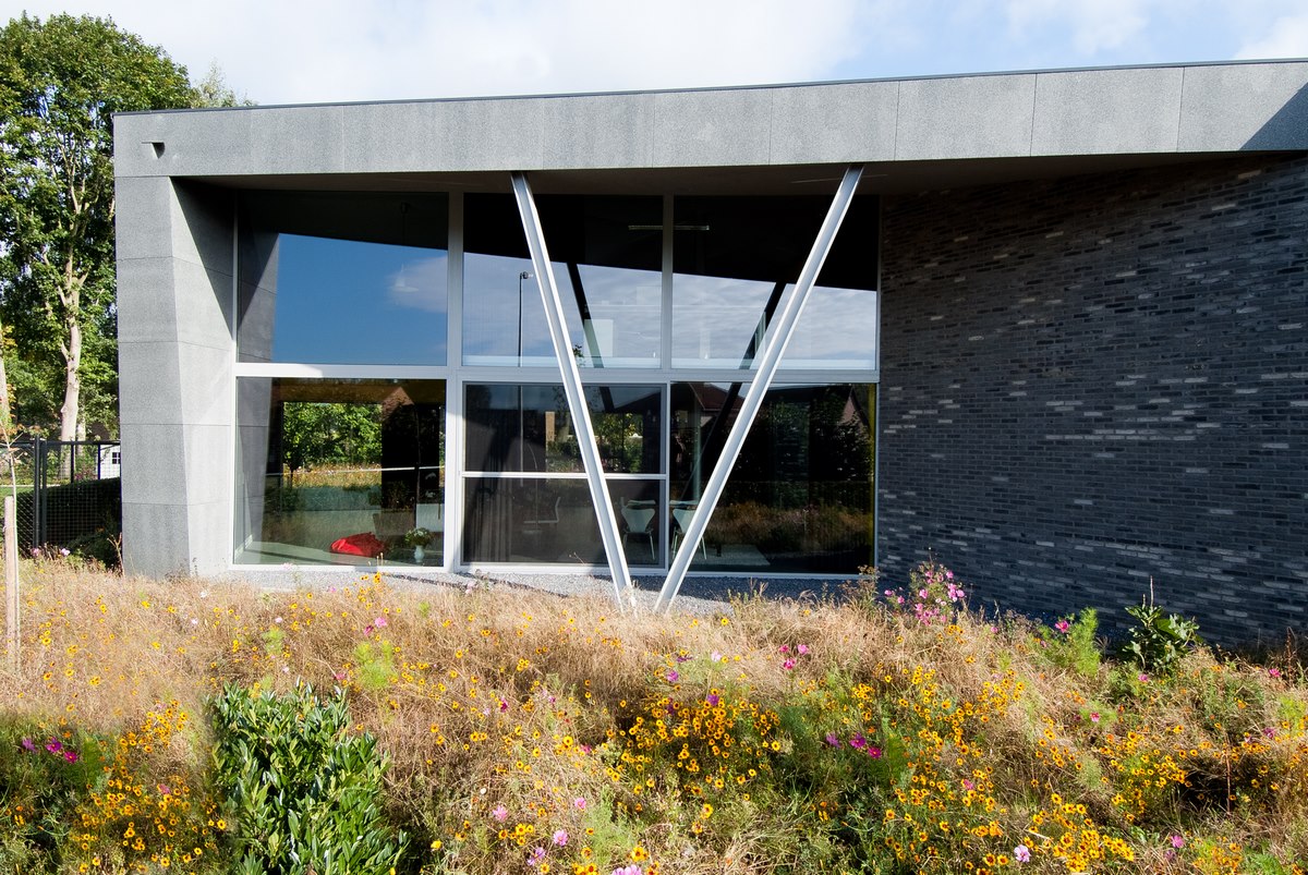 Aluminium buitenschrijnwerk ramen deuren woning Lummen Schüco Corswarem