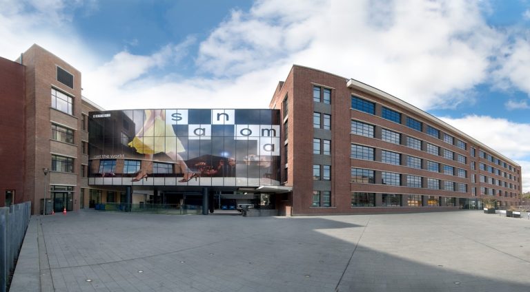 Aluminium buitenschrijnwerk ramen deuren glasgevel gevelbekleding Zuidpoort Mechelen projectbouw Schüco Corswarem
