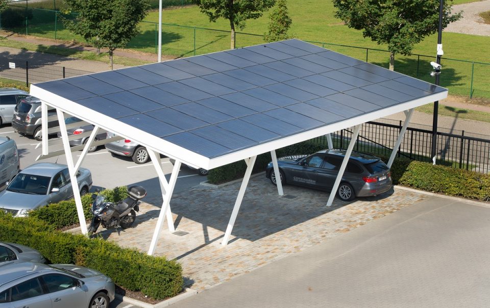 Zonnepanelen installatie carport projectbouw Corswarem Green Energy