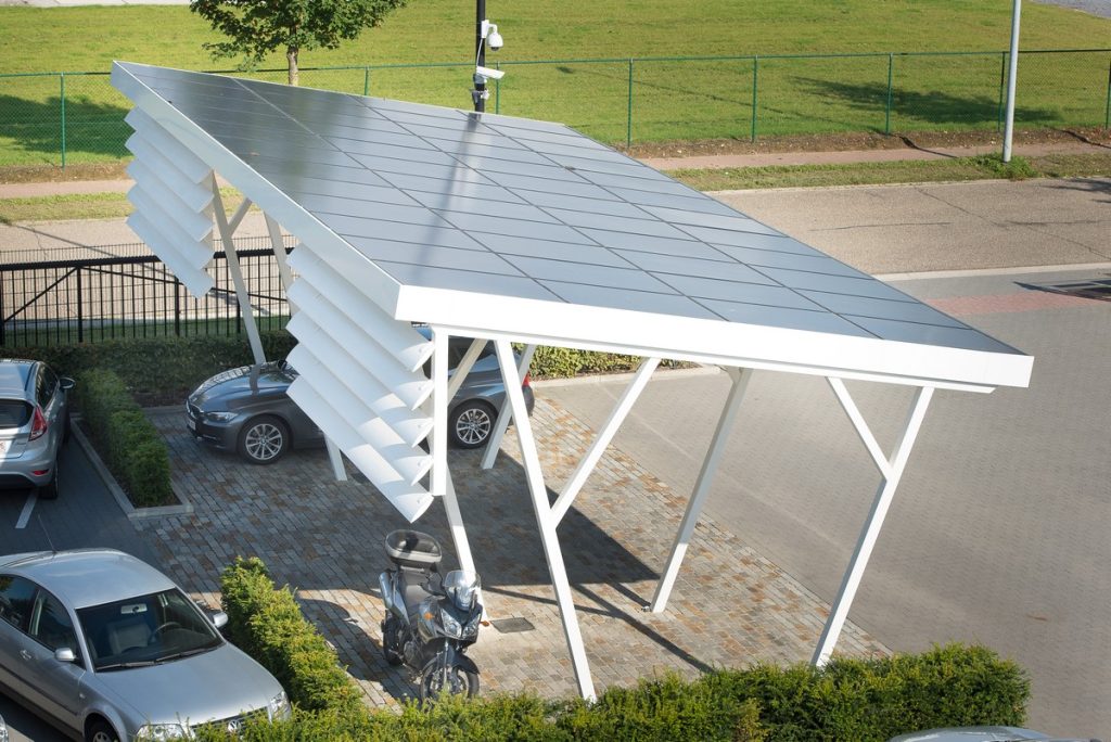 Zonnepanelen installatie carport projectbouw Corswarem Green Energy